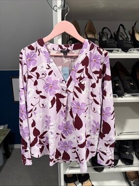Ann Taylor Lilac Floral V-Neck Blouse with Maroon Leaf Print